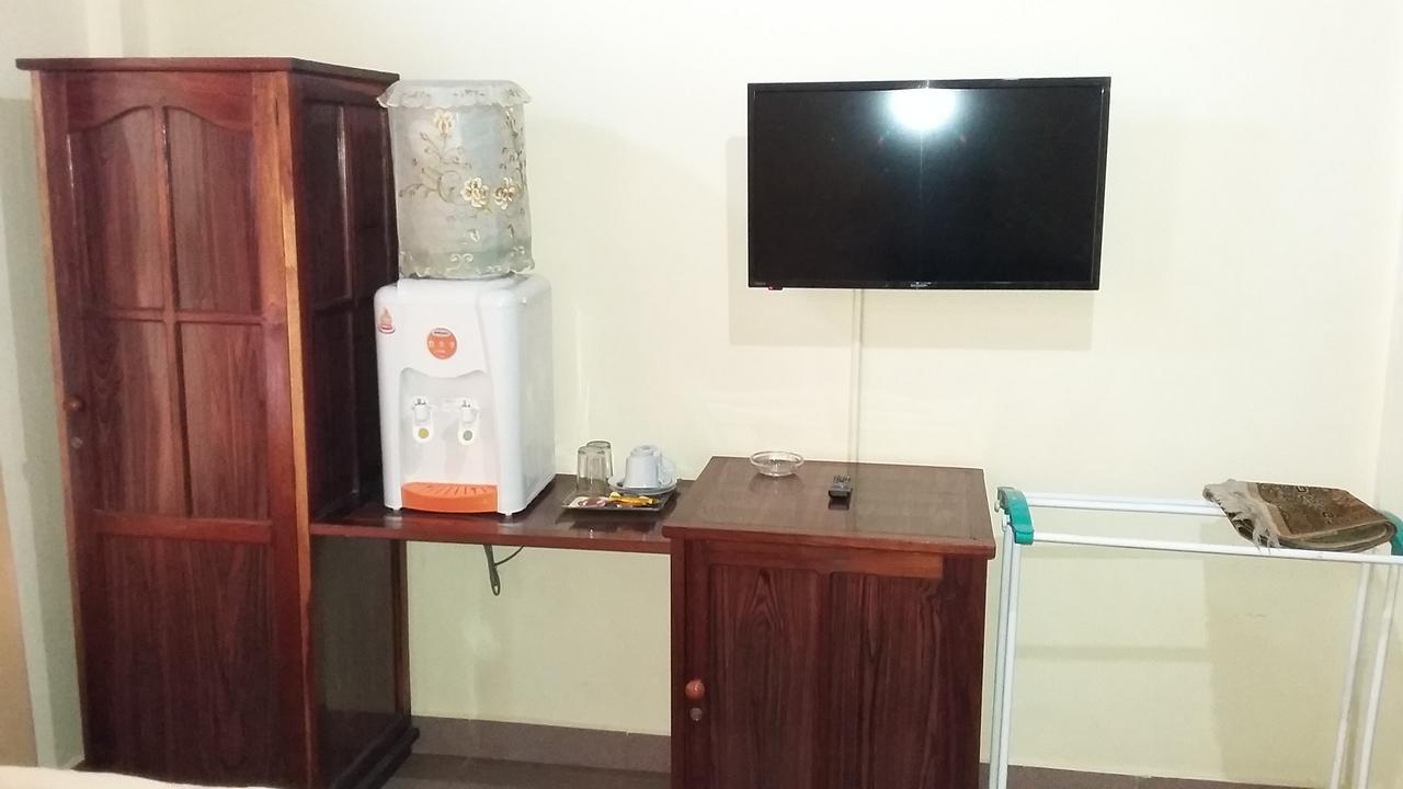 Hotel Ar - Riyadh Kualatungkal Bagian luar foto